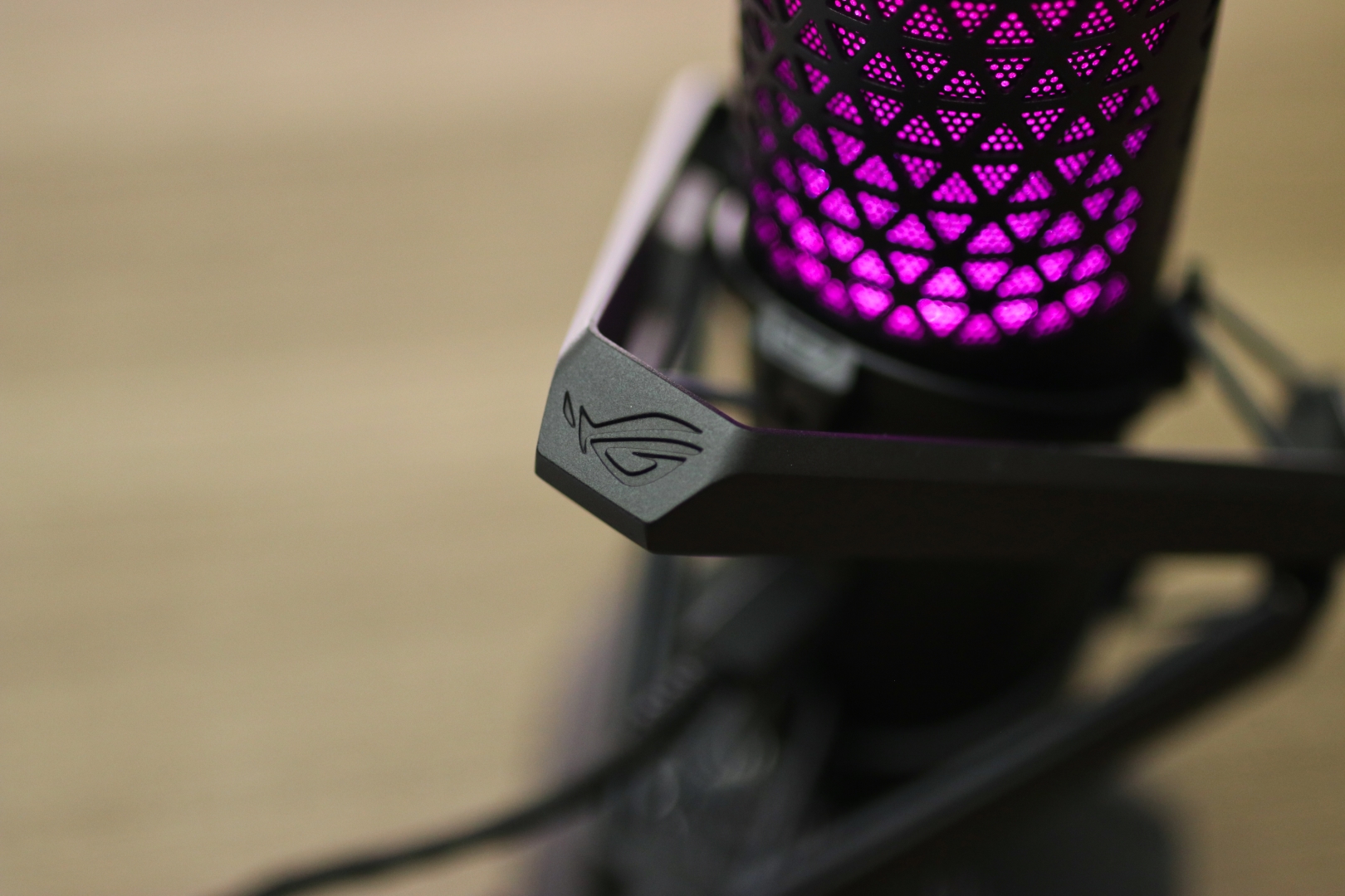 ROG Carnyx USB Gaming Microphone - GLINT